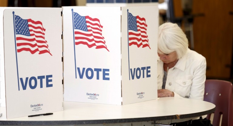 Super Tuesday: Hillary Clinton, Donald Trump Winning in Early States Super Tuesday: Hillary Clinton, Donald Trump Winning in Early States